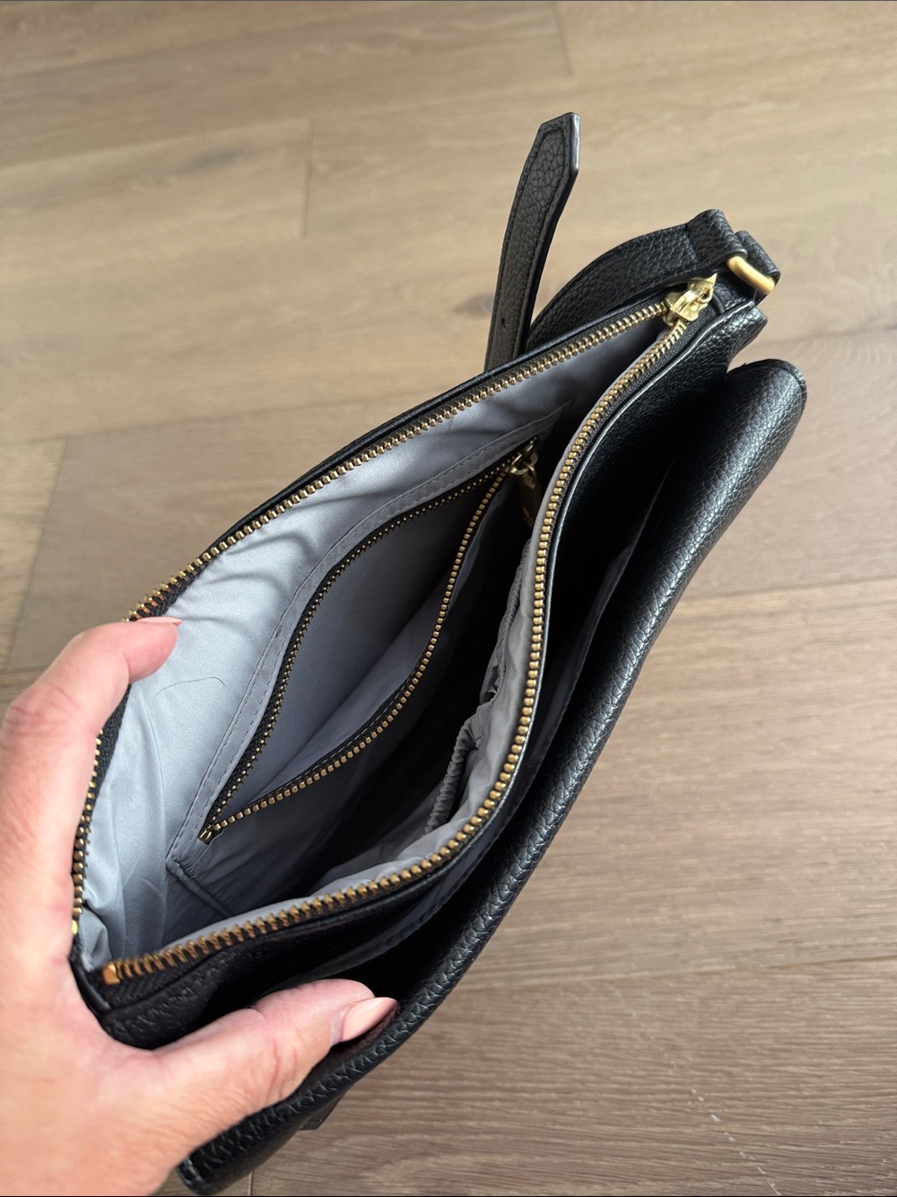 Freshly Picked Black Pebbled Leather Shoulder Bag with Gold Logo - Picture 2 of 4